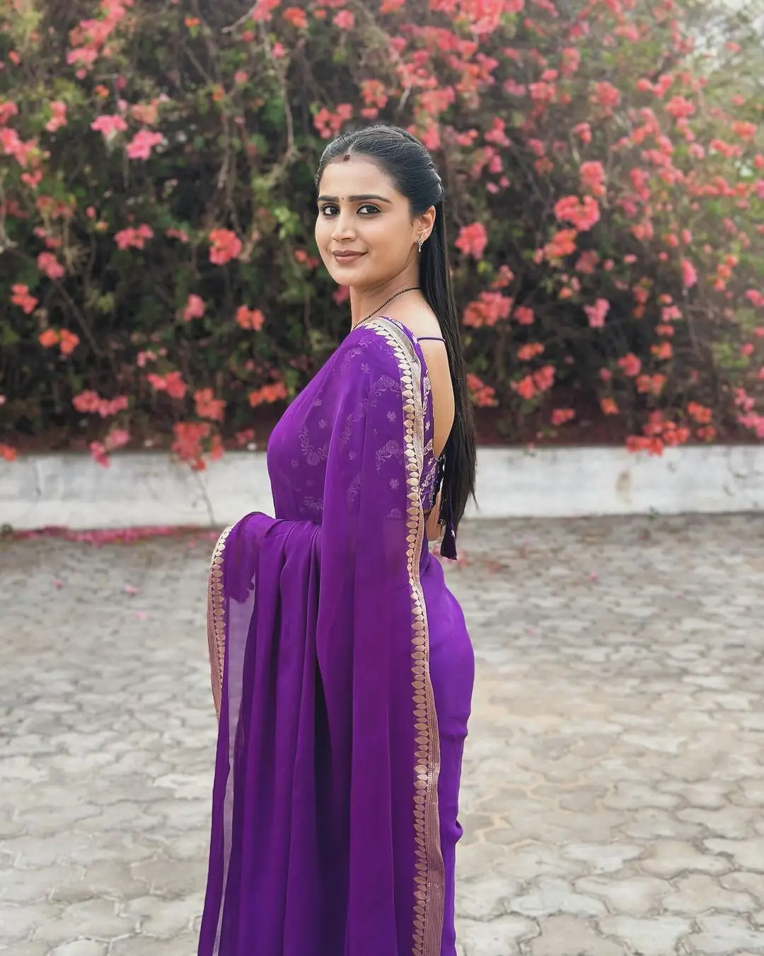 INDIAN GIRL KAVYA SHREE IN TRADITIONAL VIOLET SAREE BLOUSE 4